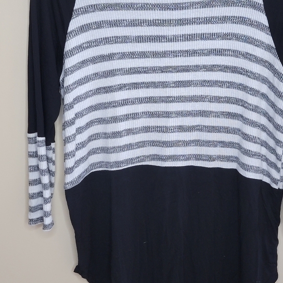 143 Story | Gray White Striped Black Color Blocked Tee Size Medium - Picture 5 of 6